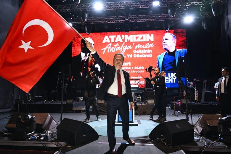 Atatürk’ün Antalya ziyaretinin yıldönümünde Haluk Levent coşkusu