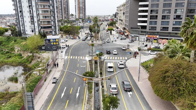 Büyükşehir Belediyesi Tarsus’un Batı Girişini 72 Saatte Yeniledi