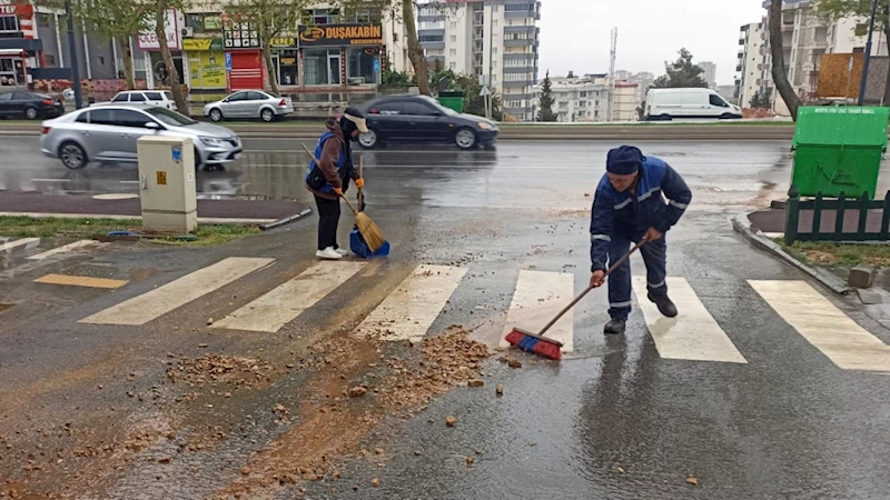 Büyükşehir’den Sağanak Yağış Sonrası Hızlı Müdahale
