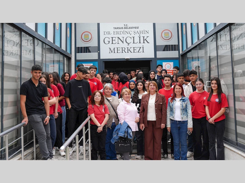 TARSUS’TA GENÇLER HEM BİLİNÇLENDİ HEM DE TARİHLE BULUŞTU