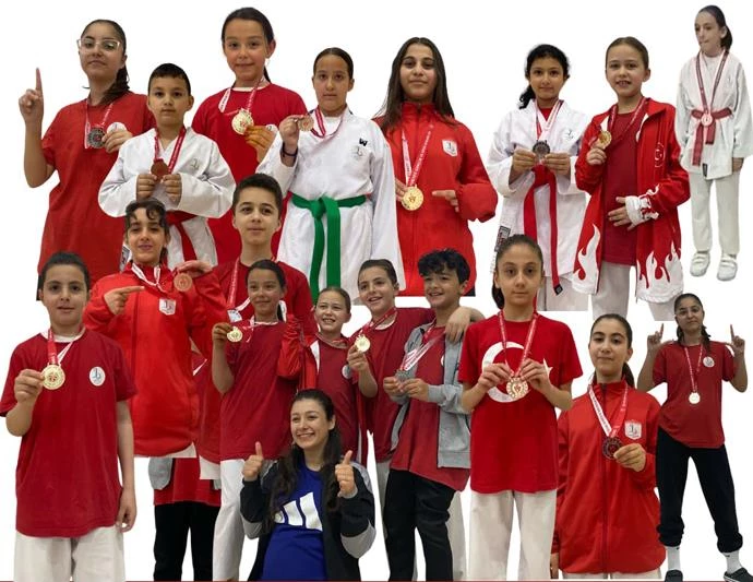 Bayraklılı sporcular 14 madalya ile şampiyonanın yıldızı oldu