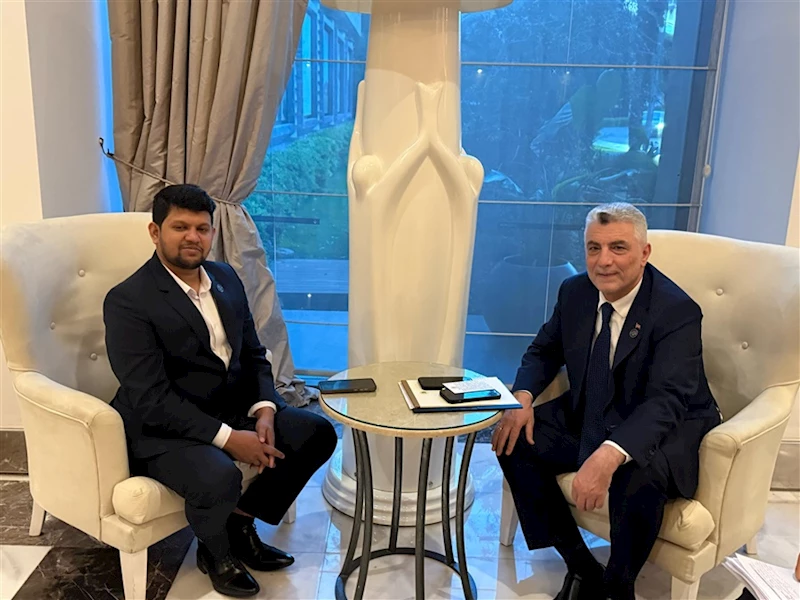 Ticaret Bakanı Bolat, Bangladeş Enformasyon ve Yayın Bakanı Alam ile Görüştü