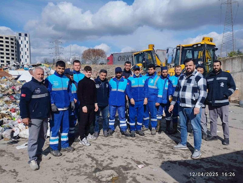 Bağcılar Belediyesi İşçileri, Çöpte  Buldukları 100 bin TL