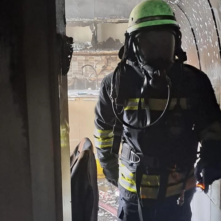 İTFAİYE EKİPLERİ KORKUTAN YANGINA KISA SÜREDE MÜDAHALE ETTİ.