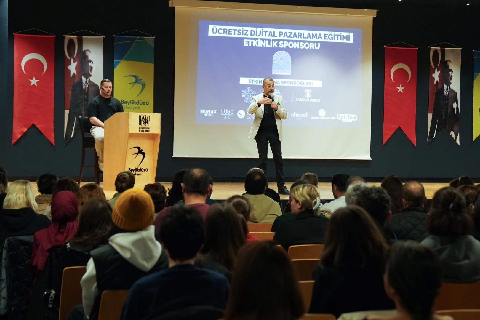 İstanbul Beylikdüzü’nde ücretsiz dijital pazarlama eğitimi