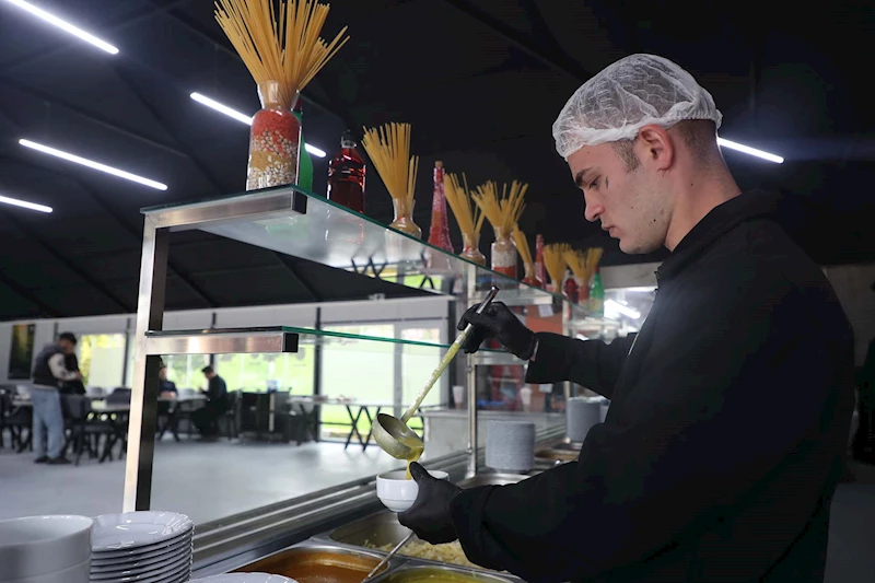 Kampüs Mutfak ilk haftadan gençlerin ilgi odağı oldu