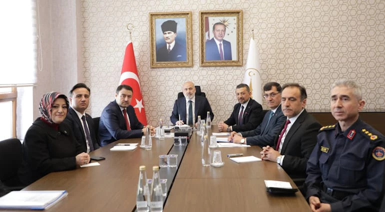 ŞEHRİMİZDEKİ SAHİPSİZ HAYVANLARA YÖNELİK HİZMETLER GELİŞTİRİLİYOR