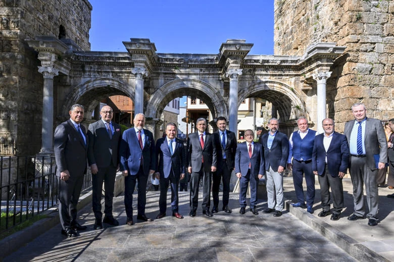 Başkan Böcek, “Antalya’mızın turizm potansiyelini arttırmak için çalışıyoruz”