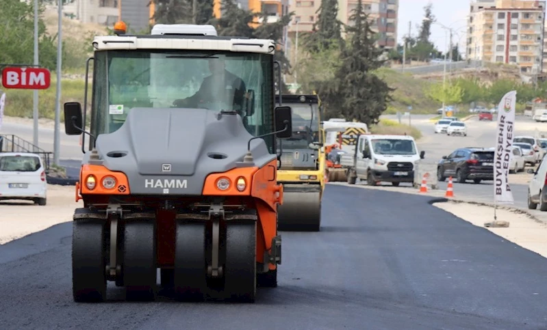 FEVZİ ÇAKMAK BULVARI’NDA ASFALT SERİMİ BAŞLADI