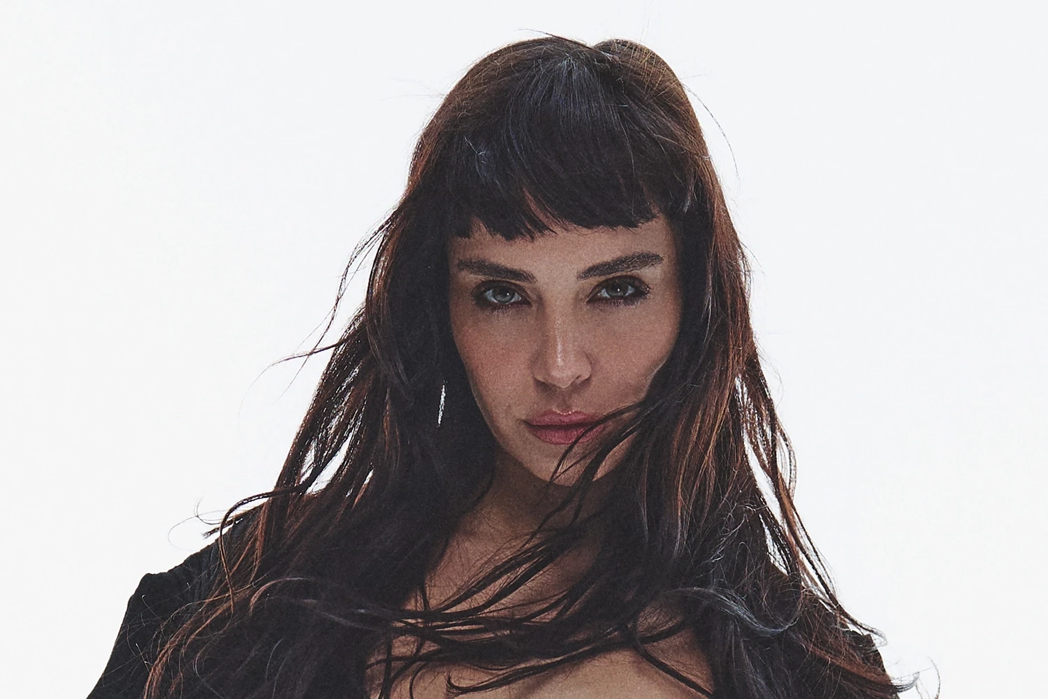 Aybüke Albere’den yepyeni bir hit: ‘Harap’