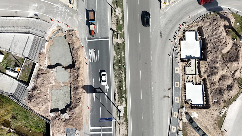 AKSARAY’DA GENÇLİK PARKI İLE KÜLTÜRPARK’I BİRLEŞTİREN YAYA ÜST GEÇİDİNDE ÇALIŞMALAR BAŞLADI