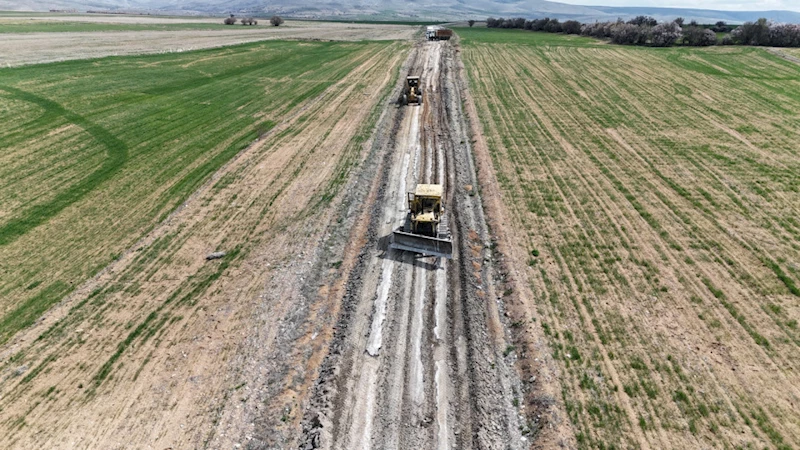 Büyükşehir, Afşin’de 9 Mahalleye Ulaşım Sağlayan Yolu Yeniliyor