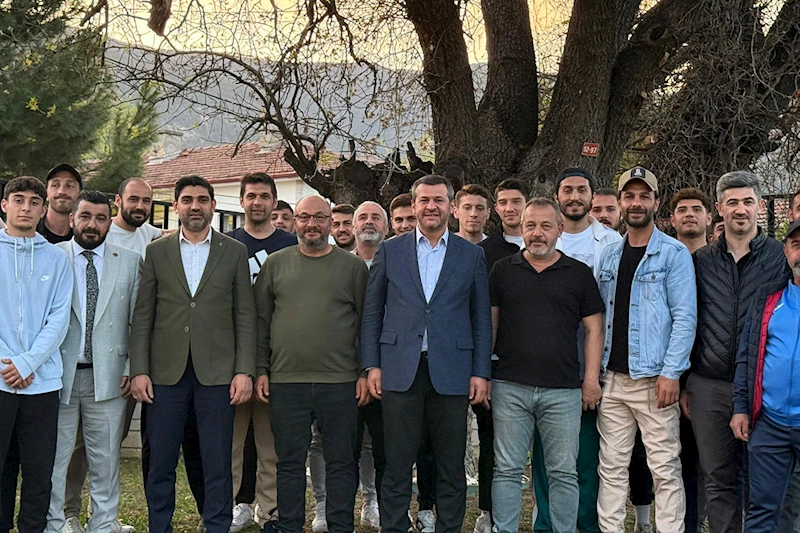 Başkan Çetinkaya, Karabük İdmanyurdu Spor Kulübümüz ile Moral Yemeğinde Bir Araya Geldi