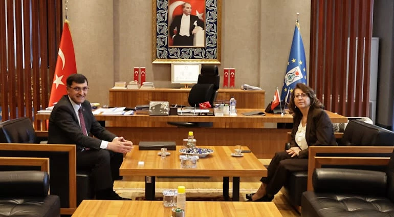 İL DEFTERDARI HATİCE İŞCEN ERCOŞMAN’DAN BELEDİYE BAŞKANIMIZ EYÜP KAHVECİ’YE ZİYARET