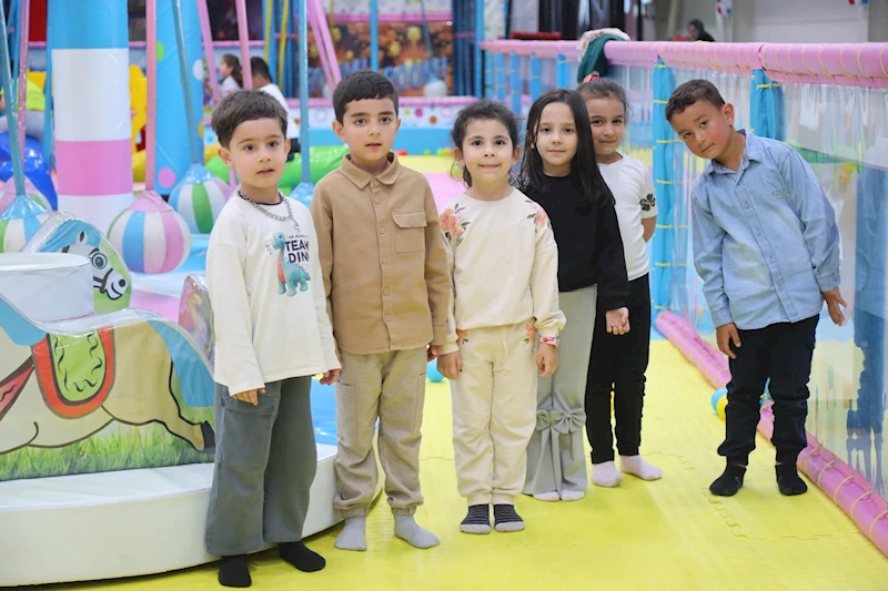 ÇOCUK EĞLENCE MERKEZİ İLKBAHARDA ÇOCUKLARIN KAHKAHALARIYLA DOLUP TAŞIYOR