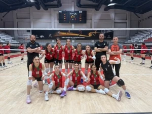 DBB Kadın Voleybol Takımı Türkiye Finalleri için sahada