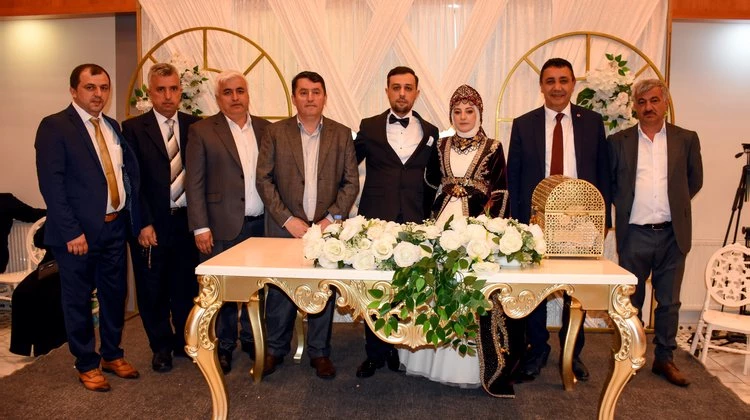 BAŞKANIMIZ, HAZAL VE ERDOĞAN KARDEŞLERİMİZİN DÜĞÜN MERASİMLERİNE KATILIM SAĞLADI