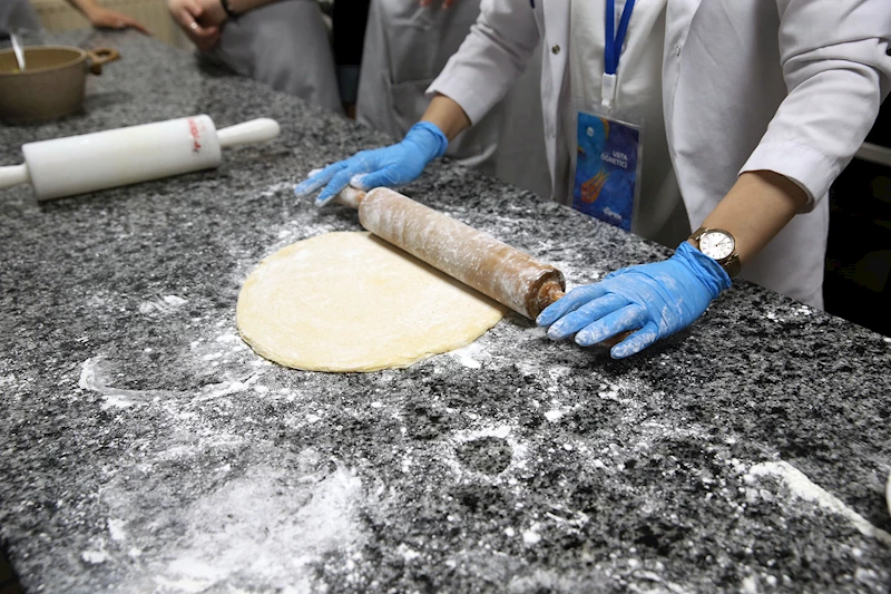 Uluslararası öğrenciler Türk mutfağını SAMEK çatısı altında öğrendiler