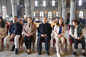 Eş Başkanlar, Paskalya Bayramı ayinine katıldı