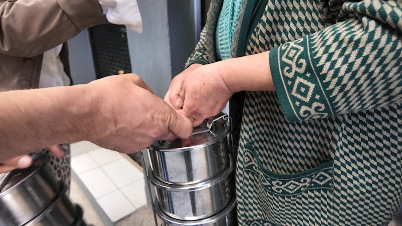 Süleymanpaşa Belediyesinden İhtiyaç Sahiplerine Her Gün Dört Kap Sıcak Yemek