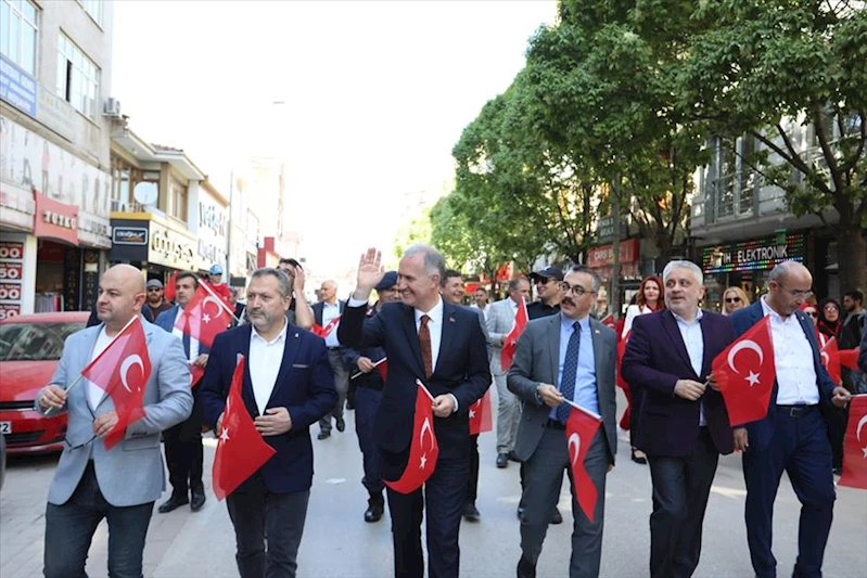 İnegöl’de 23 Nisan Coşkusu Sokaklara Taştı