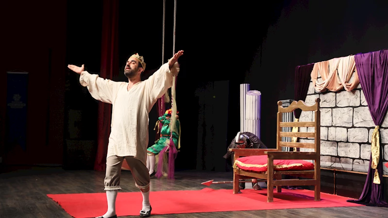 BAŞKAN ÇERÇİOĞLU AYDINLI ÇOCUKLARI TİYATRO İLE BULUŞTURDU