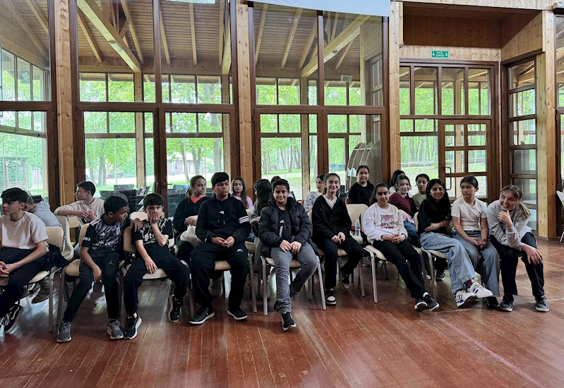 Büyükşehir gençlere ‘çevre’ bilincini aşılıyor: Hem temizlediler hem de eğlendiler