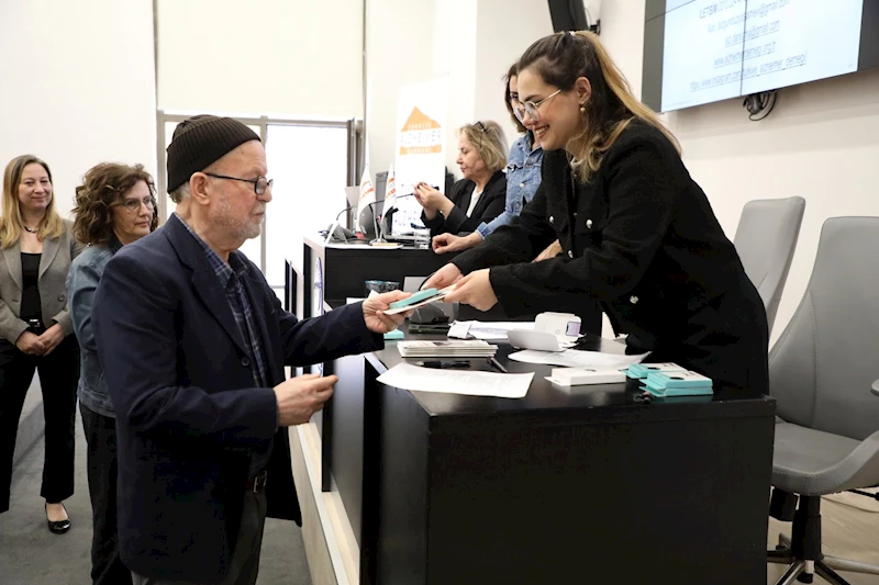 Eyüpsultan Belediyesi’nden Alzheimer hastalarına “Akıllı Takip” desteği