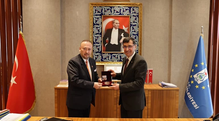 UŞAK BELEDİYE BAŞKANI ÖZKAN YALIM’DAN BELEDİYE BAŞKANIMIZ EYÜP KAHVECİ’YE ZİYARET