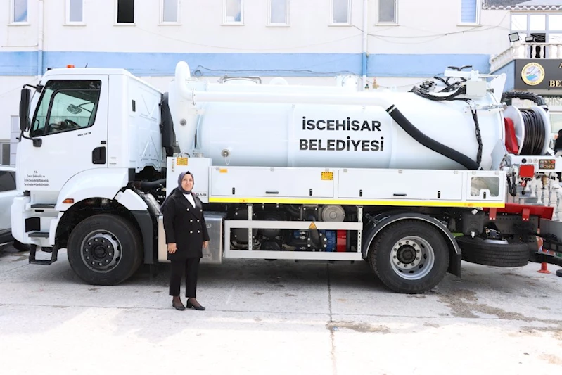 Başkan Seyhan Kılınçarslan, “Araç Parkurumuzu Genişletmeye Devam Ediyoruz “Yeni Vidanjörümüz” İlçemize Hayırlı Olsun”