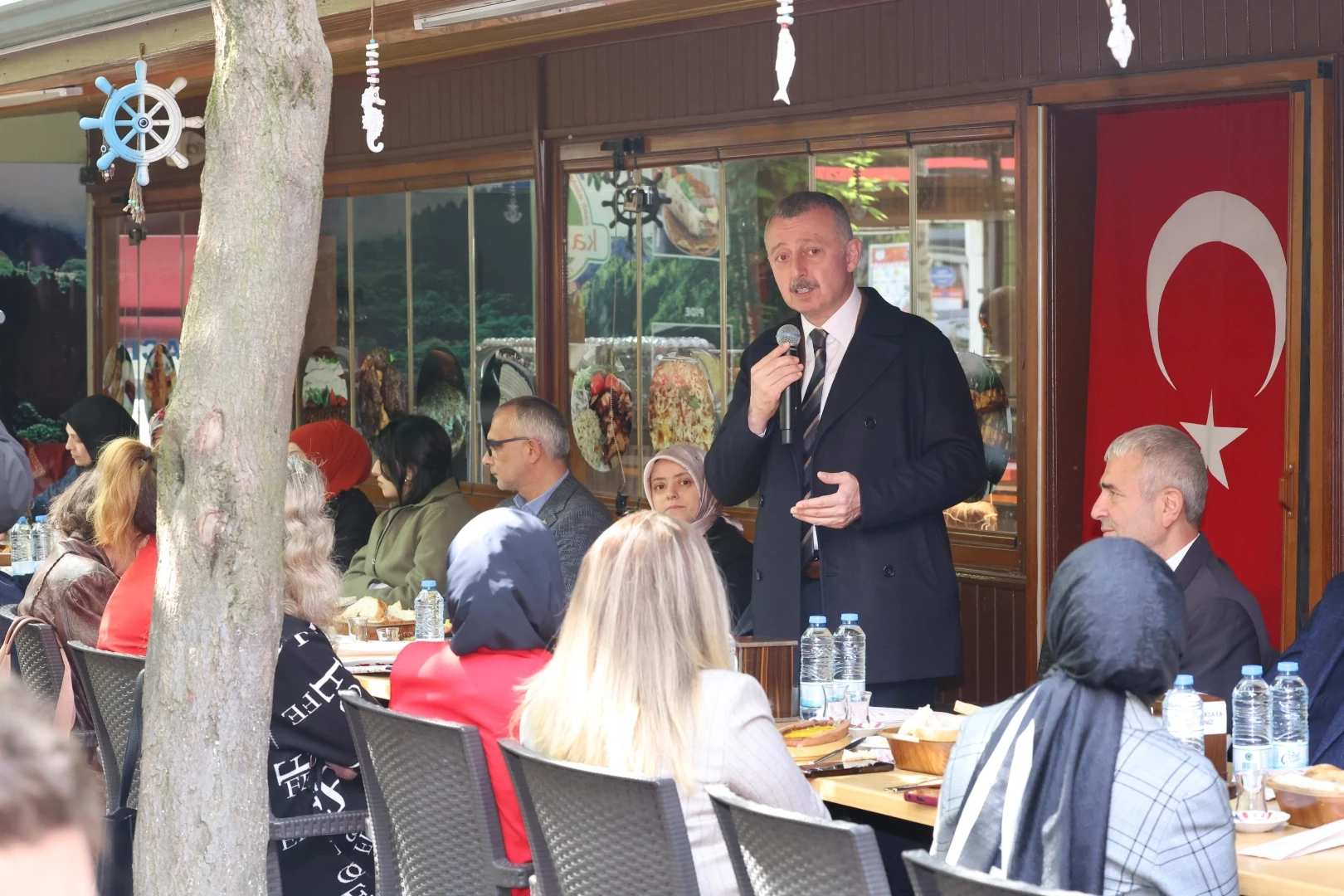 Gebze’de Başkan Büyükakın kadın esnaflarla buluştu