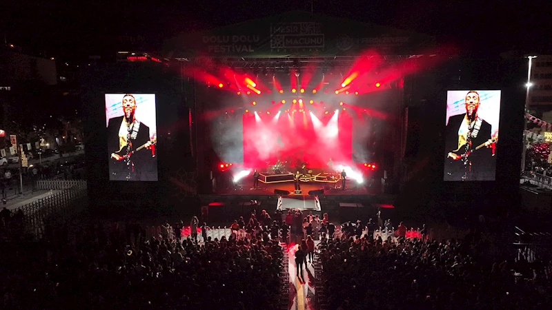 Can Bonomo, Mesir Festivali’nde halkla buluştu