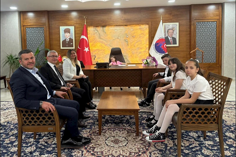 Başkan Çetinkaya, TOKİ Cevizkent Bahaddin Gazi İlkokulu Öğrencilerine Makam Koltuğunu Devretti