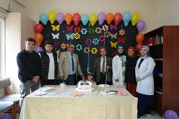 Kayseri Büyükşehir zabıtasından minik Asya