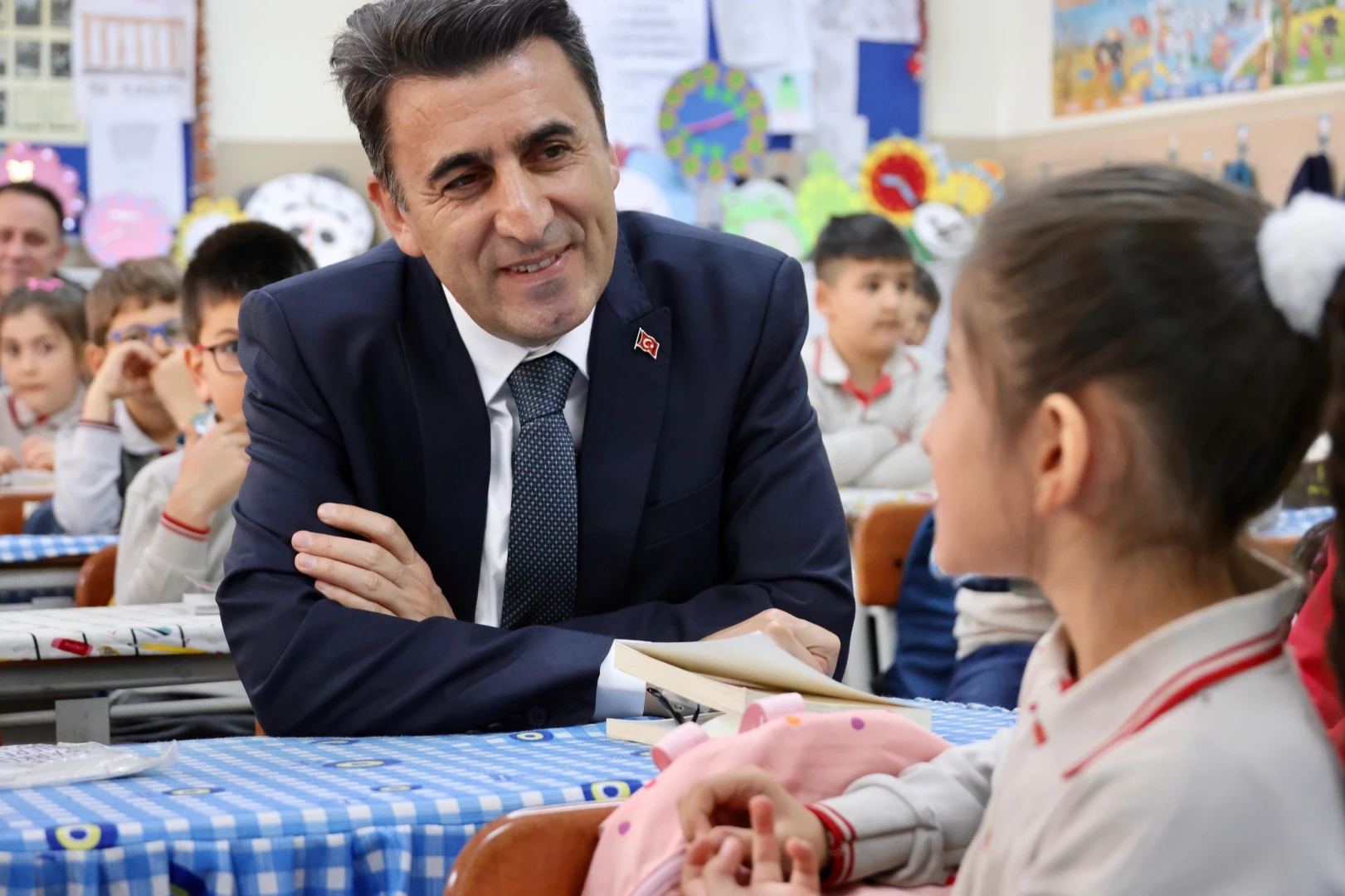 Bielcik Valisi Aygöl haftaya okul ziyaretleriyle başladı