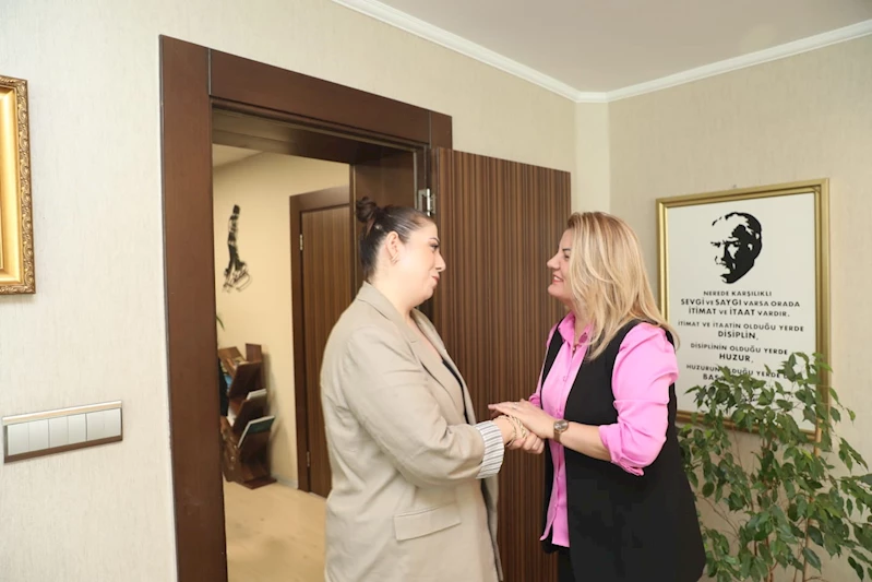 CHP İL VE İLÇE KADIN KOLLARINDAN FATMA BAŞKAN’A DESTEK ZİYARETİ