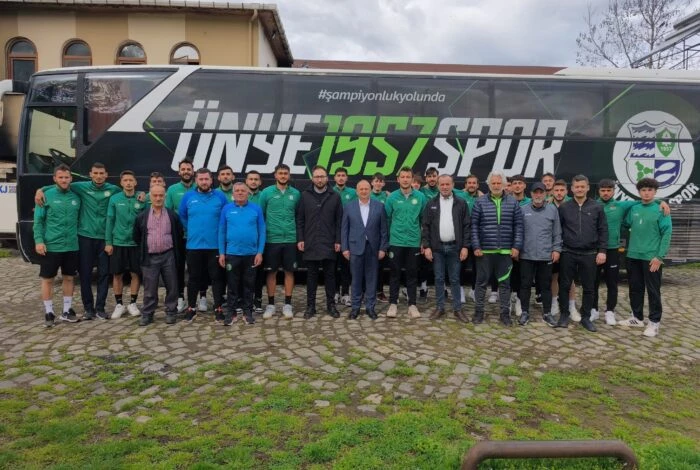 BAŞKAN TAVLI ÜNYE 1957 SPOR’UN YANINDA