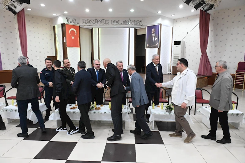 -BOZÜYÜK’TE BAYRAMLAŞMA