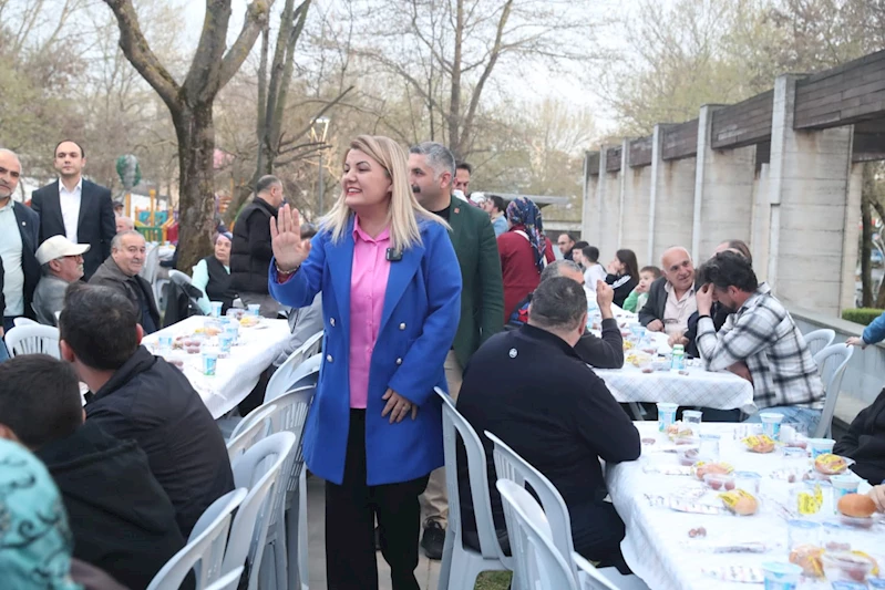 BAŞKAN HÜRRİYET GEBZELİ VATANDAŞLARLA HALK İFTARINDA BULUŞTU