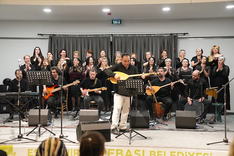 EDİP AKBAYRAM ŞARKILARIYLA ANILDI