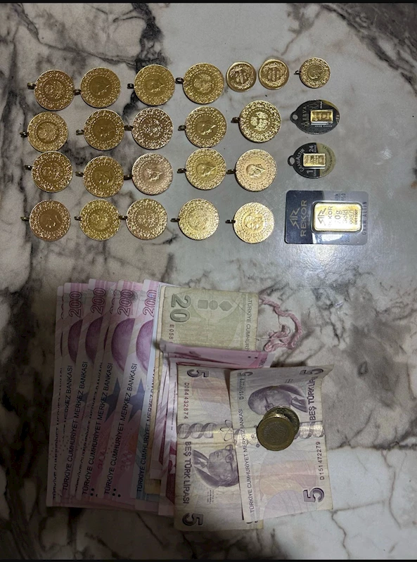 Eyüpsultan’da dilencinin üzerinden kuyumcu dükkanı çıktı