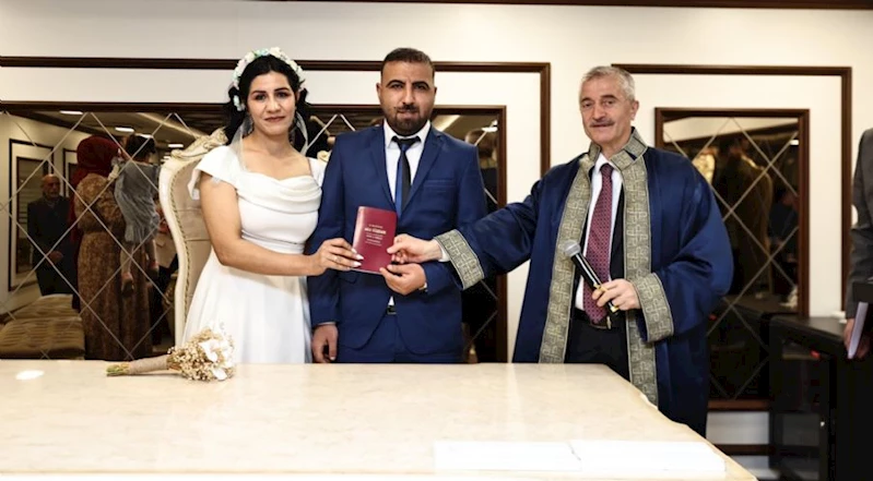 Başkanımızdan Yeni Evlenecek Çiftlere Sürpriz