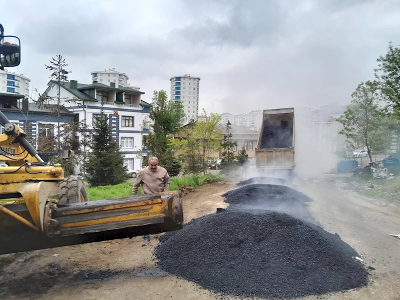 ALTINORDU’DA BOZULAN YOLLAR ONARILIYOR