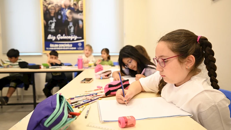 GELECEĞİN RESSAMLARI BAŞKAN ÇERÇİOĞLU’NUN BAŞLATTIĞI ETKİNLİKLER İLE AYDIN’DA YETİŞİYOR