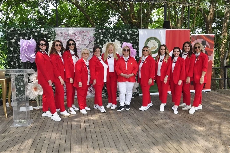 Bursa annelerden Anneler Günü defilesi