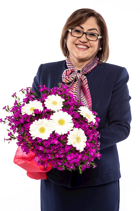 ŞAHİN: “ANNE, KOŞULSUZ SEVGİNİN VÜCUT BULMUŞ HALİDİR”