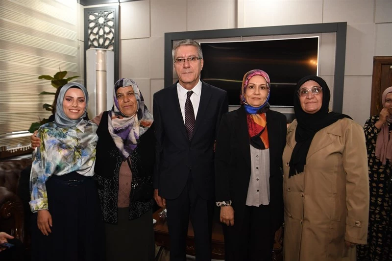 EMEKÇİ ANNELER GÜNÜ KUTLU OLSUN