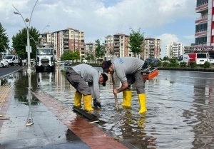 DİSKİ ekipleri yağış nedeniyle sahada