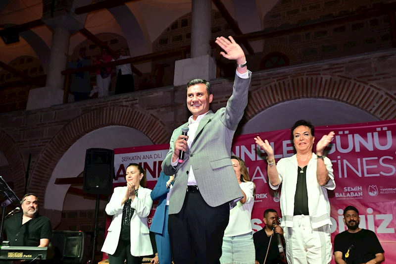 Manisalı kadınlar Anneler Günü’nde Bahar Matinesi ile eğlendi