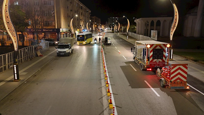 AKSARAY BELEDİYESİ TRAFİK AKIŞINI RAHATLATMAK İÇİN KAVŞAKLARDA VE YOLLARDA MODERN DÜZENLEMELER YAPIYOR